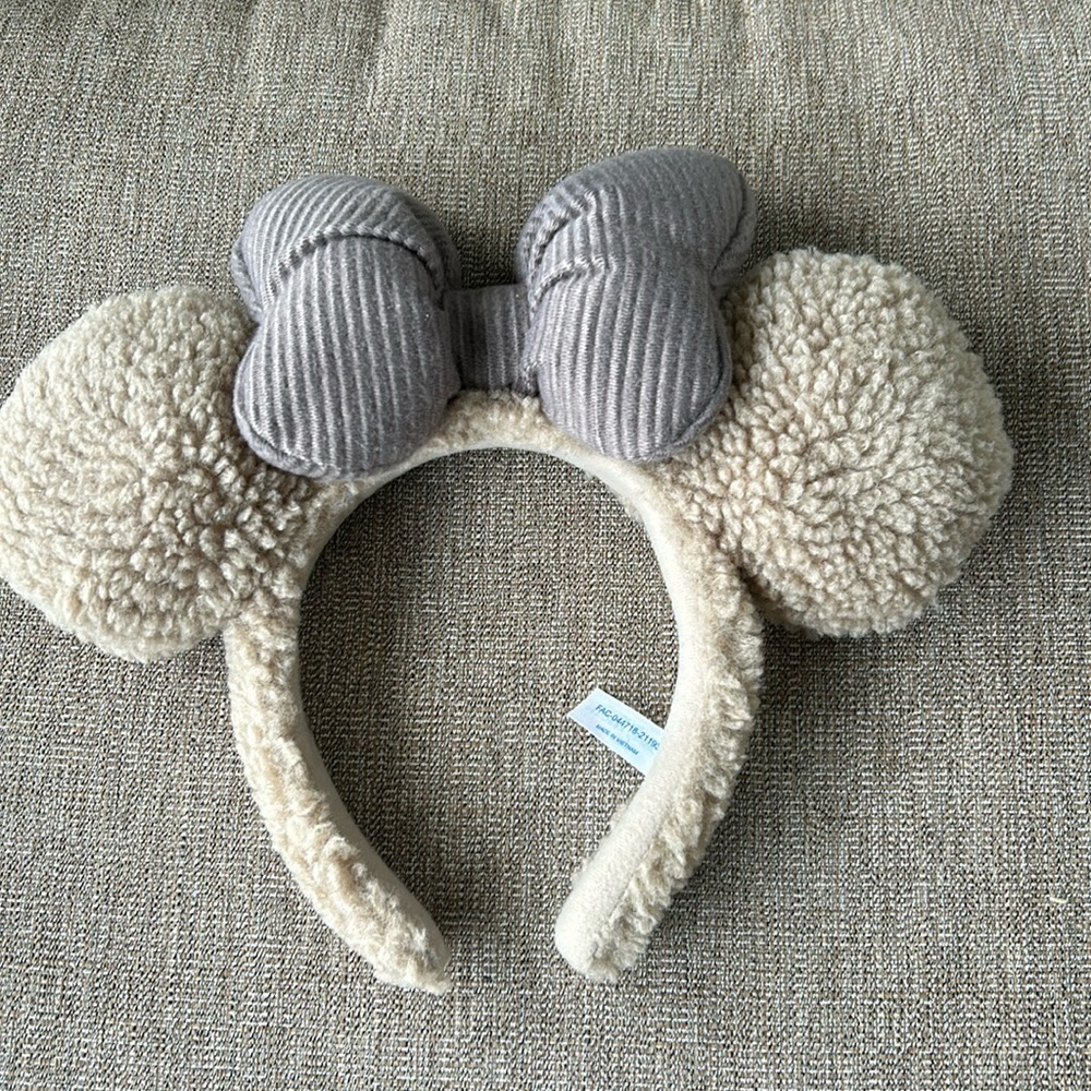 NEW Japan Tokyo Disney Resort Brown Minnie Winter Ears HeadBand